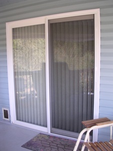 Retractable Screen Single Slider White